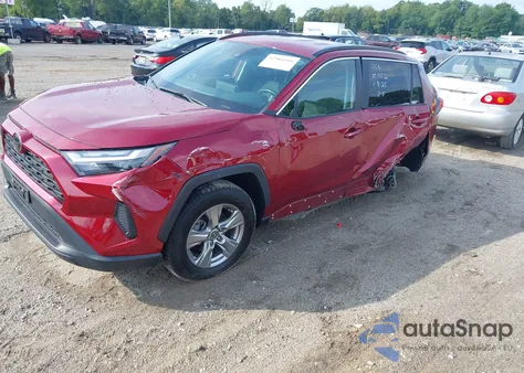 2023 Toyota Rav4 Xle z USA, uszkodzony, nr VIN 2T3P1RFV8PW392024